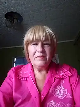 Snapshot of EmmaSwan555 chatting on July 23, 5:00 pm EmmaSwan555 online show from July 23, 5:00 pm