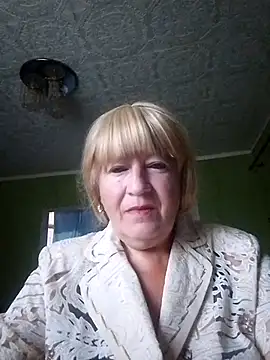 Snapshot of EmmaSwan555 chatting on July 26, 3:14 am EmmaSwan555 online show from July 26, 3:14 am