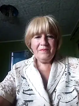 Snapshot of EmmaSwan555 chatting on July 26, 3:52 pm EmmaSwan555 online show from July 26, 3:52 pm