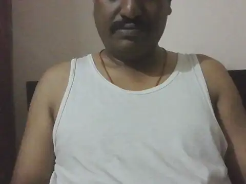 sree231687 online show from July 30, 4:33 am