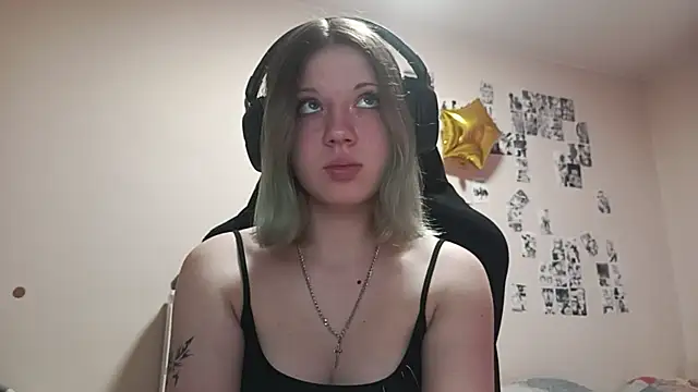 ViolettaCatechini online show from June 26, 9:57 am