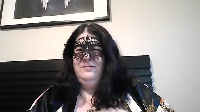 RavenRunee online show from July 13, 1:30 am