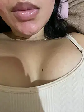 mel4670 online show from July 1, 3:56 pm