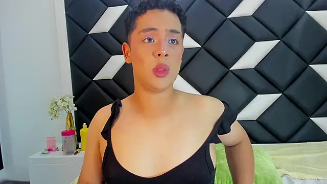 Snapshot of darian_lafortezaa chatting on June 25, 9:52 pm darian lafortezaa online show from June 25, 9:52 pm
