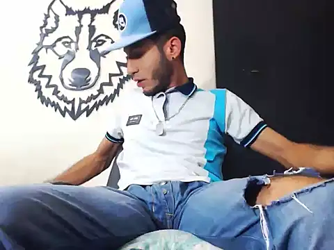 WOLFMONSTERDICK online show from December 12, 3:32 am