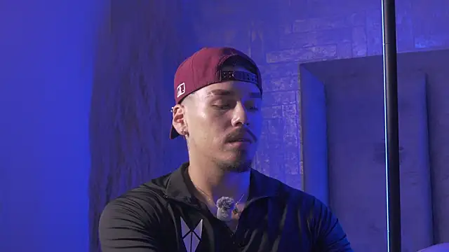 Snapshot of NiklasBruun chatting on July 28, 8:45 pm NiklasBruun online show from July 28, 8:45 pm