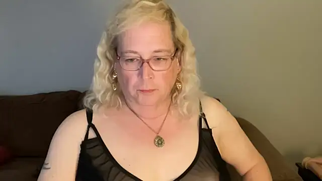 Snapshot of silverbanger3 chatting on March 10, 4:56 pm silverbanger3 online show from March 10, 4:56 pm