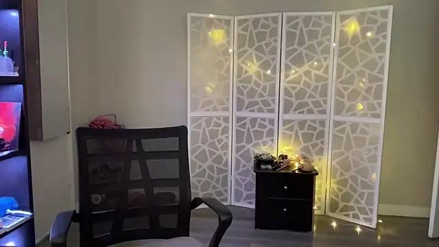 Snapshot of silverbanger3 chatting on March 23, 12:03 am silverbanger3 online show from March 23, 12:03 am