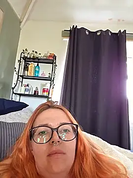 Snapshot of boodemblue chatting on June 30, 4:19 pm boodemblue online show from June 30, 4:19 pm