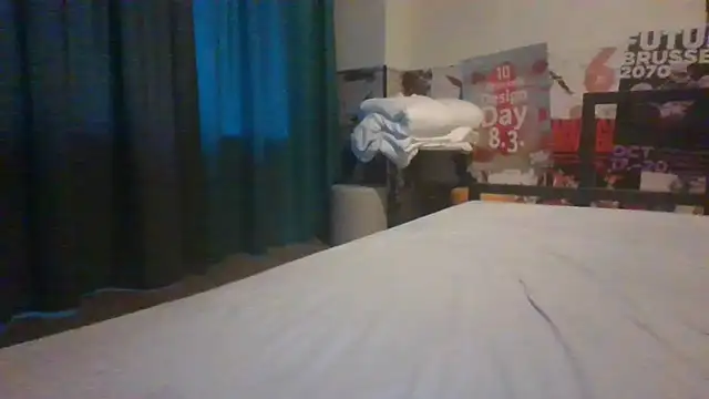 alexgonzalez666 online show from July 11, 7:11 am