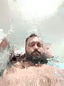 Snapshot of Horneymonster222 chatting on July 6, 11:18 pm Horneymonster222 online show from July 6, 11:18 pm