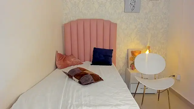 IvyWhitmore online show from July 13, 5:10 am