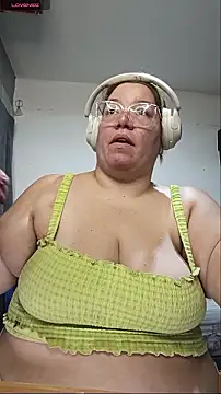 Snapshot of JohanaJuega chatting on July 8, 8:19 am JohanaJuega online show from July 8, 8:19 am
