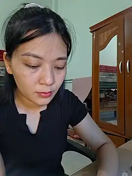 Snapshot of Lyrose_2k chatting on July 9, 8:29 am Lyrose 2k online show from July 9, 8:29 am