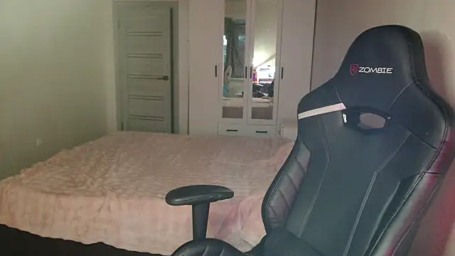Mia Luiza online show from July 13, 7:16 pm