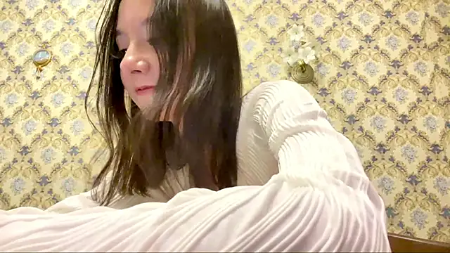 Snapshot of AftonRouillard chatting on June 30, 8:10 pm AftonRouillard online show from June 30, 8:10 pm