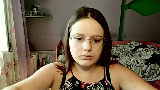 Snapshot of RoseLyyn chatting on July 1, 12:51 pm RoseLyyn online show from July 1, 12:51 pm