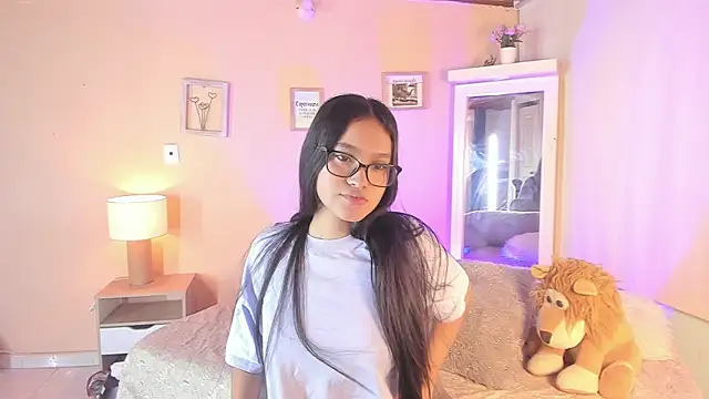 Snapshot of miranda_fox05 chatting on July 1, 1:02 pm miranda fox05 online show from July 1, 1:02 pm