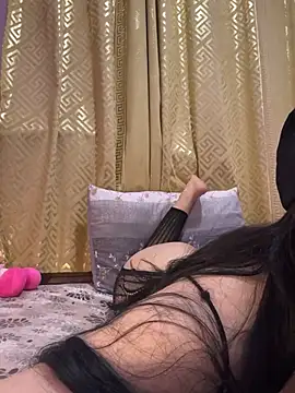 Snapshot of Quen_rima_sexy chatting on July 1, 10:20 pm Quen rima sexy online show from July 1, 10:20 pm