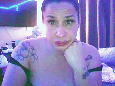 Snapshot of imisamoore69 chatting on November 30, 7:12 am imisamoore69 online show from November 30, 7:12 am