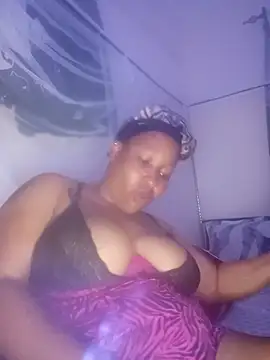 Snapshot of hornymelanin chatting on July 13, 9:06 pm hornymelanin online show from July 13, 9:06 pm