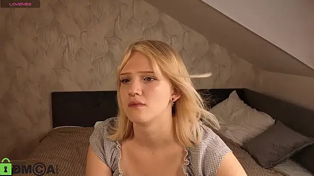 Snapshot of Lilly_Jhonass chatting on July 9, 1:09 am Lilly Jhonass online show from July 9, 1:09 am