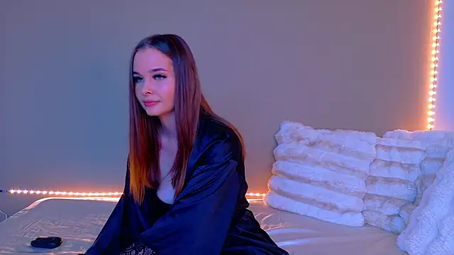 Snapshot of Sellenna_ chatting on July 6, 4:42 am Sellenna online show from July 6, 4:42 am