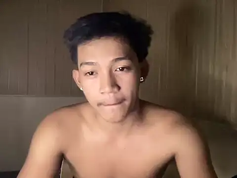 Snapshot of YourcumBoy77 chatting on July 5, 3:30 pm YourcumBoy77 online show from July 5, 3:30 pm