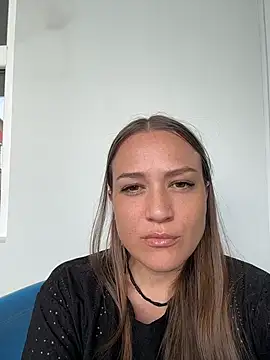 Snapshot of Luxyvibes chatting on July 31, 1:54 pm Luxyvibes online show from July 31, 1:54 pm