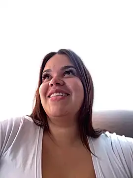 Snapshot of AliceStarshine chatting on February 15, 4:23 pm AliceStarshine online show from February 15, 4:23 pm