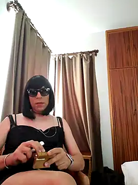 Snapshot of ladyofthenightlondon chatting on July 4, 6:19 am ladyofthenightlondon online show from July 4, 6:19 am