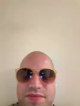 Showrunnerwright1on1 online show from July 6, 1:35 am