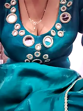 Snapshot of usha__004 chatting on July 6, 11:07 am usha 004 online show from July 6, 11:07 am