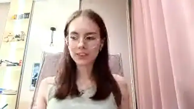 Snapshot of BrawAlly chatting on July 8, 10:53 am BrawAlly online show from July 8, 10:53 am