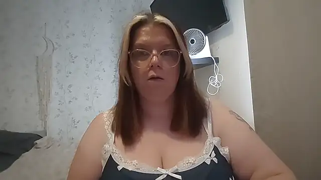 Snapshot of Sinful-Hope chatting on July 21, 4:20 pm Sinful-Hope online show from July 21, 4:20 pm