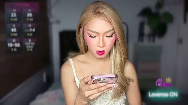 Snapshot of Allmightymariax chatting on July 15, 7:46 am Allmightymariax online show from July 15, 7:46 am