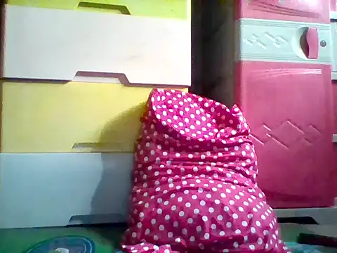 Snapshot of pinay4u69 chatting on July 23, 2:20 am pinay4u69 online show from July 23, 2:20 am
