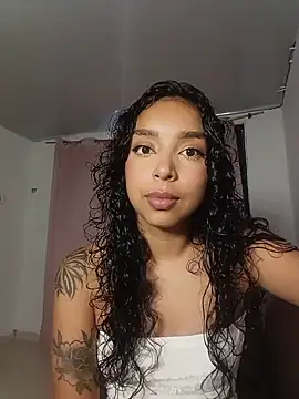 Snapshot of Molly00_ chatting on July 9, 10:36 pm Molly00 online show from July 9, 10:36 pm