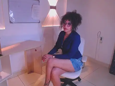Scarleth Victoria online show from July 14, 4:23 pm
