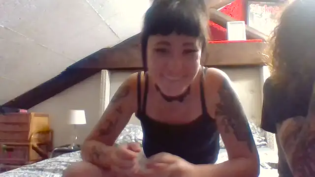 Lipandmeryl online show from July 11, 10:11 pm