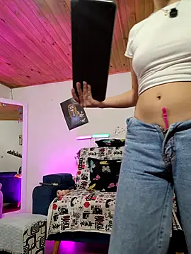 Snapshot of anthonella_v1 chatting on July 21, 7:16 pm anthonella v1 online show from July 21, 7:16 pm