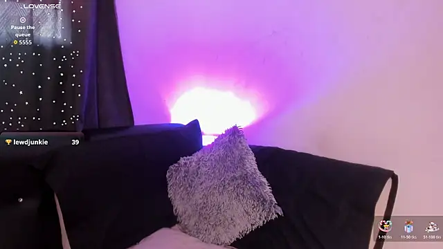 EmmilyRosee online show from July 21, 10:23 pm
