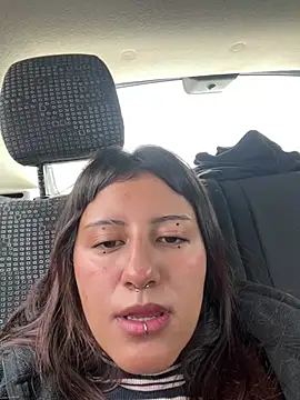 Snapshot of bunny_sunn chatting on August 4, 4:31 pm bunny sunn online show from August 4, 4:31 pm