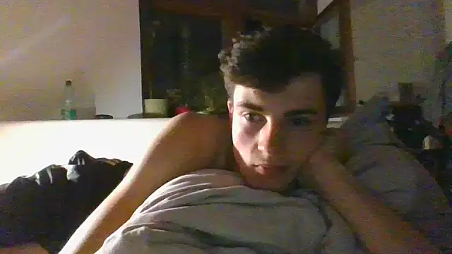 freshboy72 online show from July 12, 1:18 am