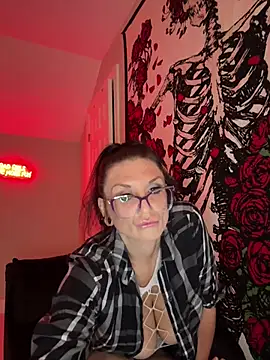 Snapshot of Plasticdollx chatting on July 30, 1:15 am Plasticdollx online show from July 30, 1:15 am