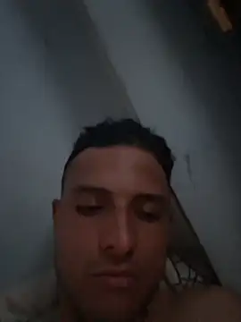 Snapshot of andycalis_97 chatting on July 20, 3:32 am andycalis 97 online show from July 20, 3:32 am