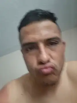 Snapshot of andycalis_97 chatting on July 20, 7:27 pm andycalis 97 online show from July 20, 7:27 pm