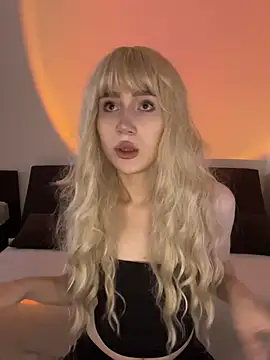 Charlotte Pretty online show from July 15, 4:51 am