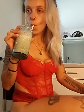 LillyWannaPlayy online show from August 3, 2:44 pm