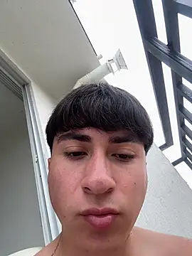 danielgomezz online show from July 31, 8:08 pm
